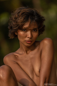Seductive Thai Beauty Rosah Savors The Exhibitionist Thrill