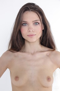 Beautiful Model Adriana From Russia Comes To Erotic Casting