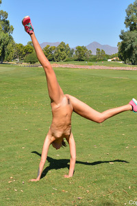 FTV Roxanna Sporty Chick Getting Naked Outdoors