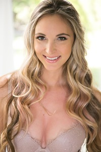 Glam Girl Allie Eve Knox Solo Striptease
