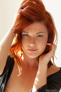 Mia Sollis Exposing Her Plump-lipped Pussy