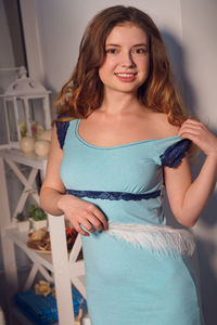 Taylor Fingers Thrusting Between Her Plump Lips