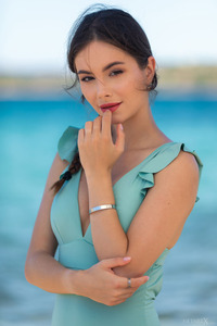 Liz Ocean Tantalizes On The Beach With Whispers Of The Breeze And Bold Moves