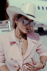 Rita Ora Great Topless Photos
