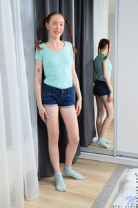 Viki Viki Use Her Fingers And Toys To Make Herself Orgasm