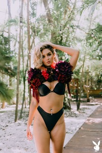 Kayci Darko Shares Her Amazing Nude Body