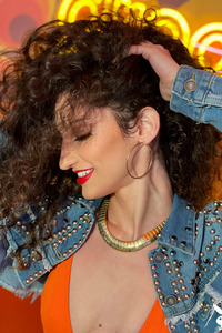 Lina Jade Smiles And Shows Hot Striptease