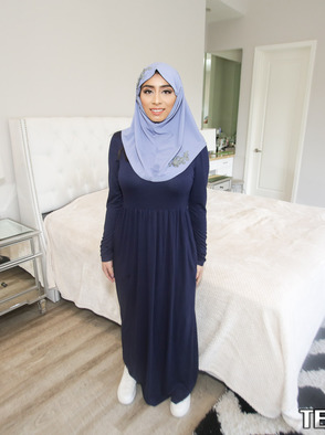 Violet Myers Hijab Hips