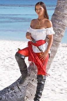 Angel Dark Sexy Pirate babe 