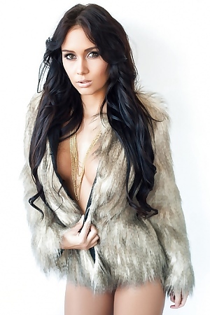 Say Hello To Seductive Hungarian Supermodel Vivien