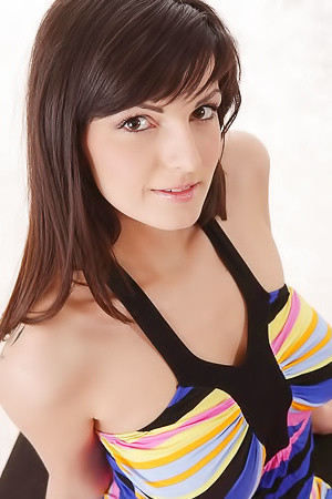 Cynthia Works Herself To A Hard Orgasm