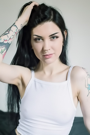 Hot Inked Babe Arwen