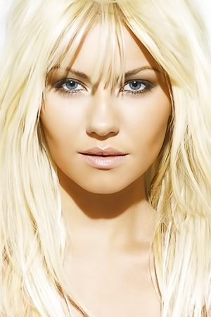Elisha Cuthbert In Erotic Set