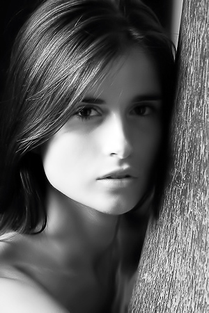 Lean Model Katrina In Black & White