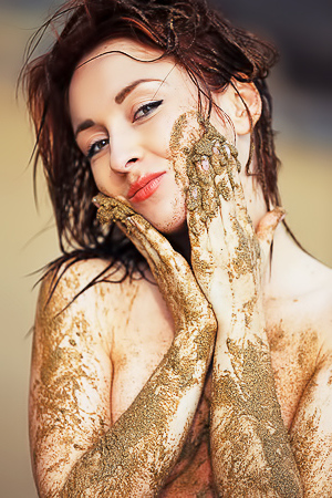 Beautiful Redhead Night A - Tierra