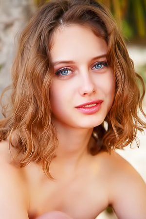 Sexy Naked Clarice Shows Her Tight Ass