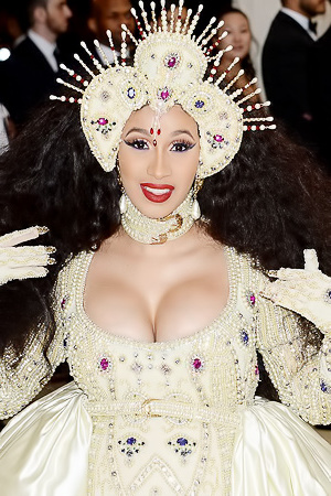 Cardi B’s Cleavage at the 2018 MET Gala!