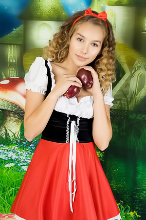 Curly Teen Model Abriana Spreads Her Legs