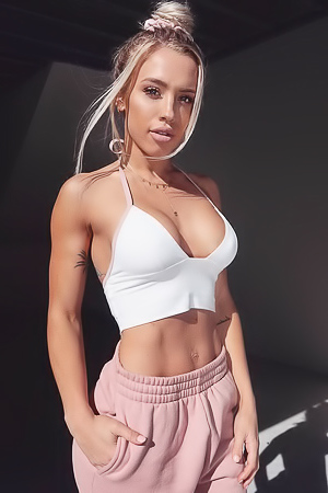 Fitness model Tammy Hembrow showing her beautiful body