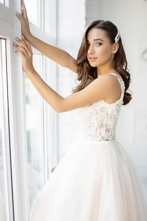 MedinaQ (aka Liya Silver) is the busty bride today on StasyQ. Don't worry, she's not actually getting married but imagining that