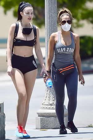 Jayde Nicole Out for a Walk in a Tiny Top!