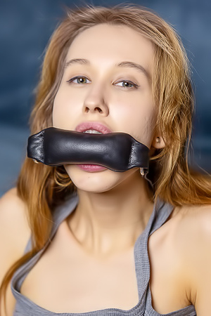 Alice Bright Loves To Be Tied