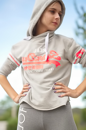 Small Titted Chloe T Public Workout