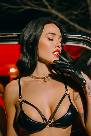 Lily Andrews Strips Down Nude In The Middle Of The Night