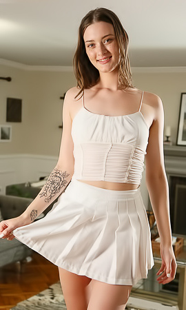 Olivia Madison Stripping porn pic gallery