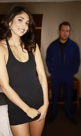 Reina Feeds On Top Notch Room Service