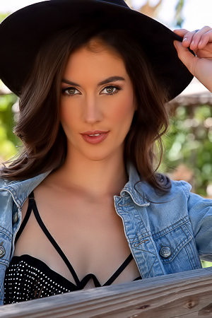 Sexy Bella Donna - Cowgirl Chic