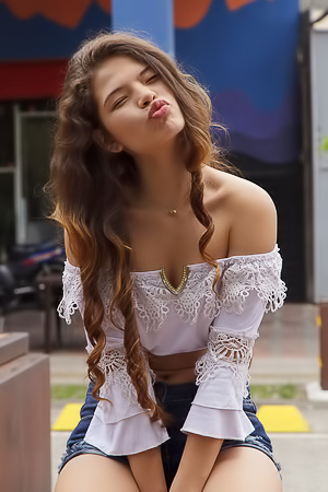 Lejandra Baez Sucker For Subway Zishy