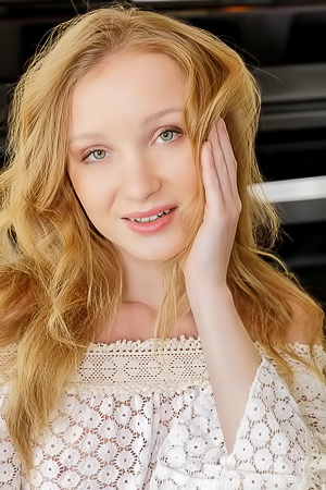 Dana Red - Naturally Radiant