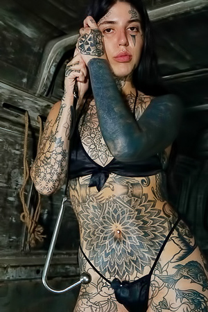 Katty Blue In Hooked
