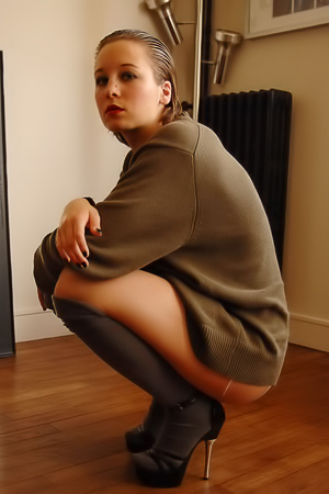 Sofia Shows Off That Tight Ass