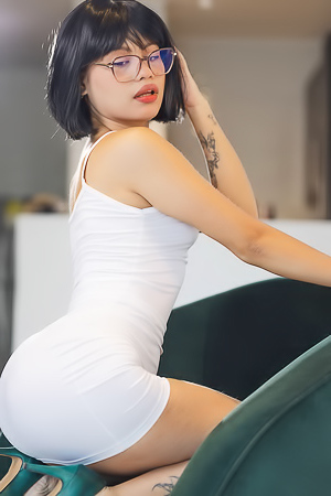 Lilith Baph She Loves My Fingers Watch4Beauty