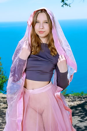 Estella Curvy Hips And Flawless Booty