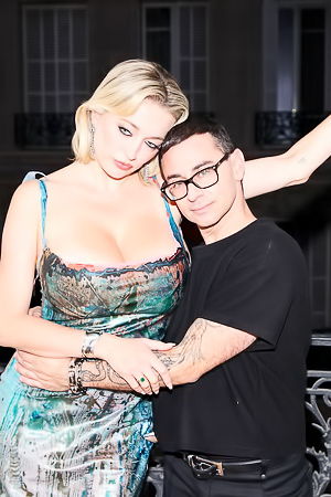 Caroline Vreeland at a Cocktail Party!