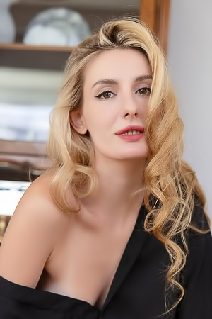 Lillie Pie Her Soft Breasts And Firm Round Bubble Butt Grabbing The Attention