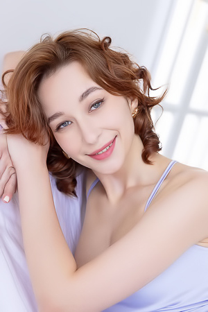 Curly Rea Ready Masturbating