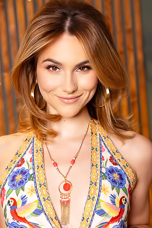 Ophelia Fae Beautiful Babe With Vagina And Butthole Shots