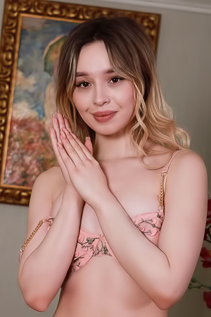 Elegant Mia Lamb In Intimate Lingerie Set