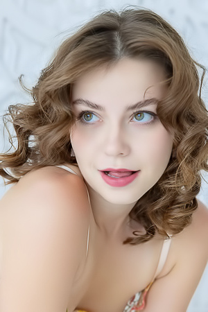 Julia Morozzi Vivacious Beauty's Gorgeous Hazel Eyes Sparkle As She Poses Provocatively