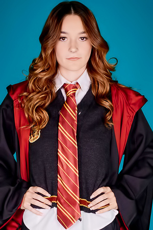 Della Cate in Harry Potter Hermoine Granger A Porn Parody at VR Conk