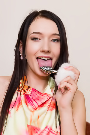 Anal Plug For Britney Dutch