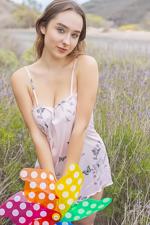 Hairy And Busty Allure Bozhena