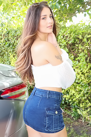Sofie Lifts Her Top By The Car And Rubs Her Pussy In The Back Seat