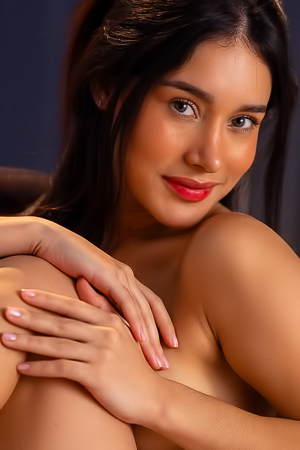 Carolina Spreads Her Pussy And Strokes Herself Slowly