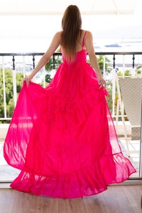 Top Model Melena Tara Walking Around The Harbor And Ready To Masturbate